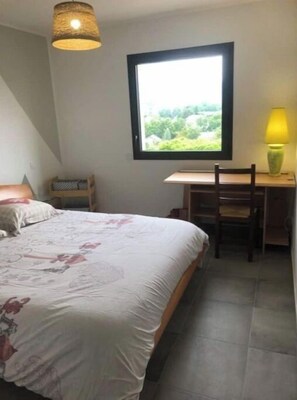 5 Schlafzimmer, Bügeleisen/Bügelbrett, WLAN, Bettwäsche