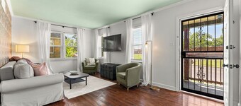 Cozy and Quiet East Memphis Duplex