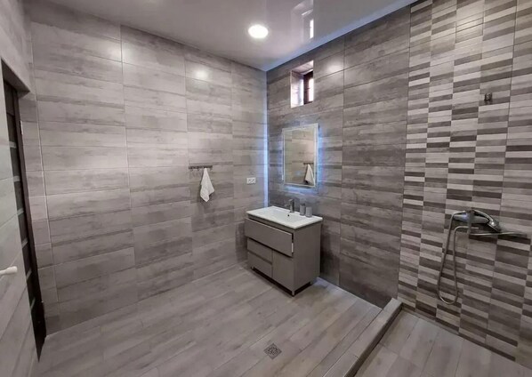 4 bedrooms, desk, free WiFi - Motel Gavar (Gavarr)