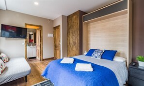 1 bedroom, iron/ironing board, travel crib, WiFi