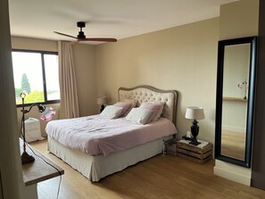 4 Schlafzimmer, Bügeleisen/Bügelbrett, WLAN, Bettwäsche