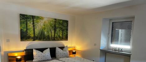 3 bedrooms, travel cot, WiFi, bed sheets