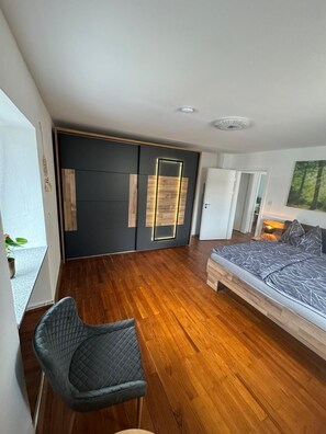 3 habitaciones, cuna de viaje, wifi y ropa de cama