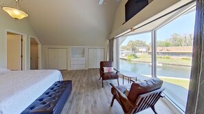4 bedrooms, iron/ironing board, free WiFi, bed sheets - The Hydeaway! Waterfront, Docks, Ice Machine, Kayaks, by King Springs (Crystal River)