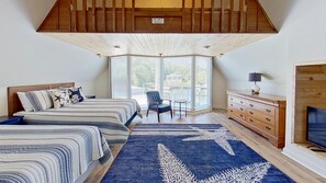 4 bedrooms, iron/ironing board, free WiFi, bed sheets