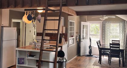 Comfy West Lake Getaway Loft