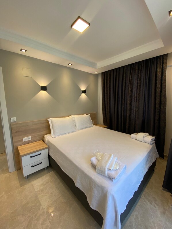 Familienzimmer, Blick auf den Innenhof | Bettwäsche aus ägyptischer Baumwolle, hochwertige Bettwaren