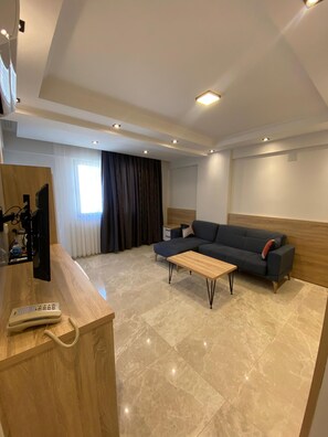 Familienzimmer, Blick auf den Innenhof | Bettwäsche aus ägyptischer Baumwolle, hochwertige Bettwaren