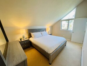 3 slaapkamers, een strijkplank/strijkijzer, reisbedje, wifi