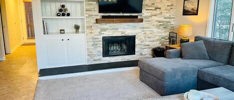 Smart TV, fireplace