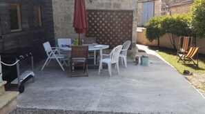 Outdoor dining - Albigeoise in the heart of the golden triangle  (Cestayrols)