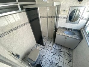 Suite | Badezimmer | Dusche, Haartrockner, Toilettenpapier