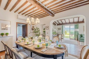 تناول الطعام