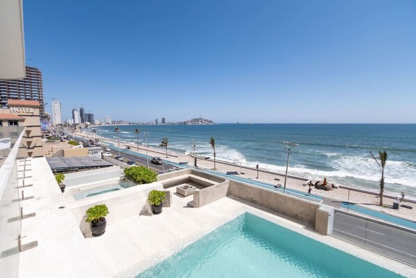 基础公寓, 海景 | 露台