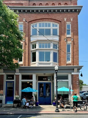 Exterior - Conductor's Rest: Beautiful 2 Bedroom Loft in Historic Cambridge, Maryland (Cambridge)