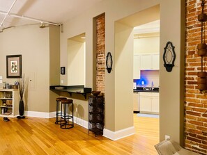 Interior - Conductor's Rest: Beautiful 2 Bedroom Loft in Historic Cambridge, Maryland (Cambridge)