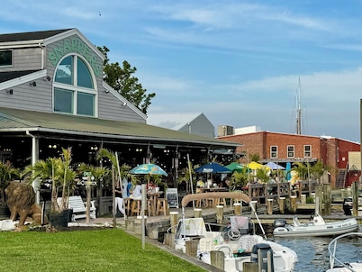 Conductor's Rest: Beautiful 2 Bedroom Loft in Historic Cambridge, Maryland
