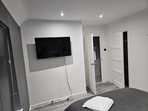 4 dormitorios, tabla de planchar con plancha, cuna de viaje y wifi