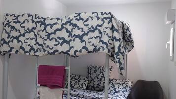 8 chambres, bureau, fer et planche Ă  repasser, Wi-Fi