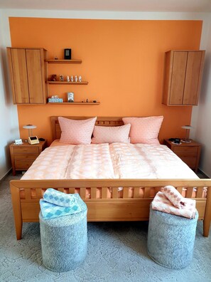 2 chambres, fer et planche à repasser, Wi-Fi gratuit, draps fournis