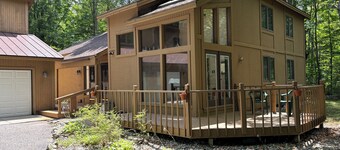 Up North cabin in the woods: a perfect spot for nature lovers & adventurers!