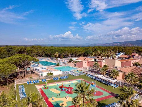 Chalet 6/8 sleeps in Camping Oasis 5