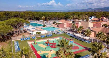 Chalet 6/8 sleeps in Camping Oasis 5