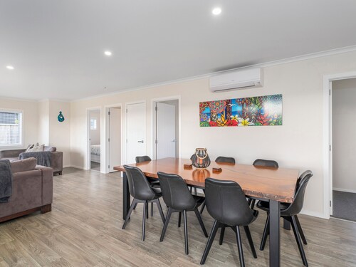 Cooks Family Retreat - Cooks Beach Holiday Home