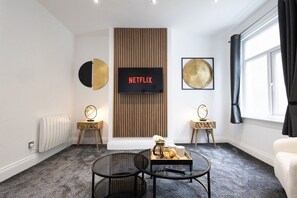 Interior - Modern Bolton Retreat - Stylish Comfort - Flat B (Greater Manchester)