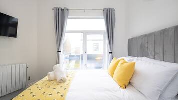 2 bedrooms, iron/ironing board, WiFi, bed sheets