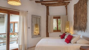 高级双人房(单人入住), 1 张特大床, 花园景观 | 1 多间卧室、客房内保险箱、特色装修、特色家居