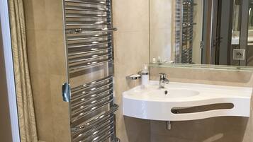 Shower, free toiletries, hair dryer, towels