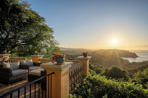 Villa la Ventana - Villa and Casita overlooking the Pacific Ocean near Nosara