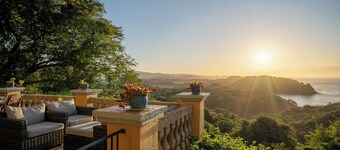 Villa la Ventana - Villa and Casita overlooking the Pacific Ocean near Nosara