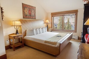 3 bedrooms, WiFi, bed sheets - 3Br Ski-in/Ski-out~On Mountain~Lone Eagle 3053 by RedAwning (Dillon)