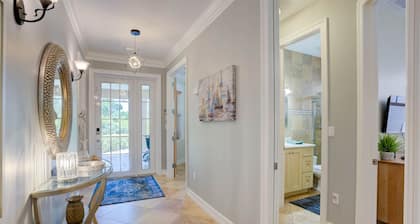 Hobe Sound Private Oasis with pool on beautiful landscaped 1/2 acre