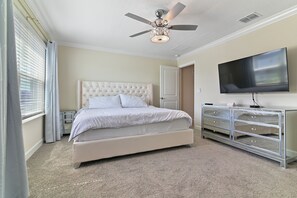 4 Schlafzimmer, Bügeleisen/Bügelbrett, WLAN, Bettwäsche