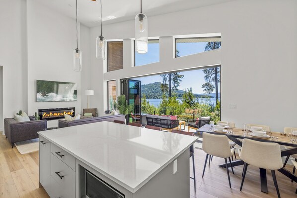 تناول الطعام