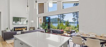 Kelly's Sunset Lake Retreat