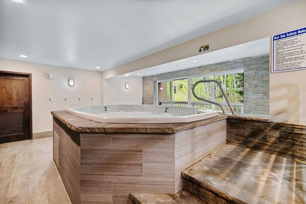 Interior - Perfectly Located Vail Home Hot Tub On Bus Lines (Vail)