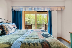 2 slaapkamers, een bureau, reisbedje, wifi