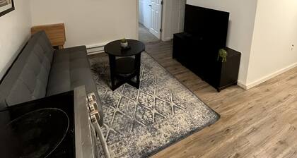 Montpelier’s Hideout 25 to Lake