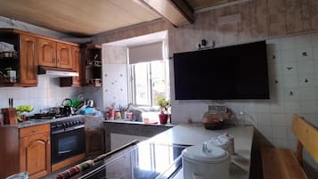 Microondas, horno y parrilla de estufa