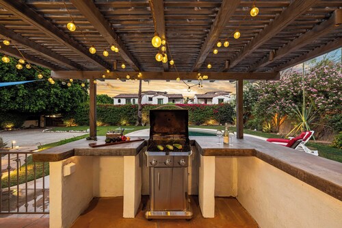 Dandelion by Avantstay Pool, 0.2mi to Downtown!
