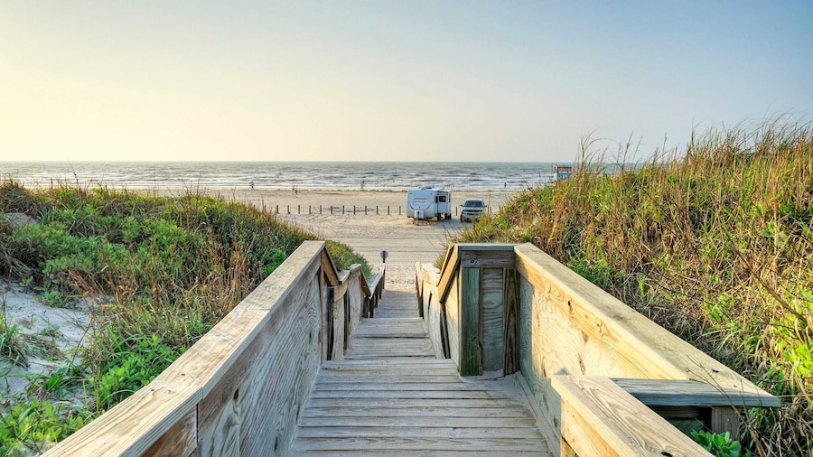 Steps to Beach, Balcony, Ocean View Golf Cart Zone Casa Rosada by Avantstay
