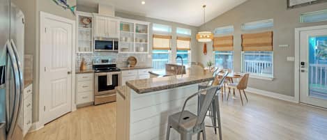 House (5 Bedrooms) | Interior