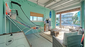 Interior - Steps to Beach, Balcony, Ocean View Golf Cart Zone Casa Rosada by Avantstay (Port Aransas)