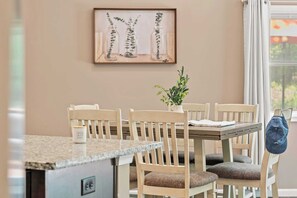 Dining - Wildrun by Avantstay Family-friendly Cabin (Albrightsville)