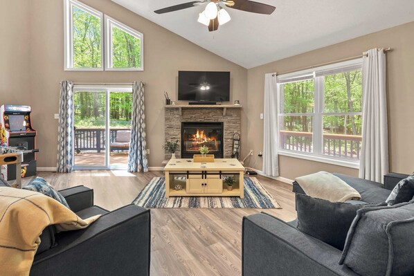 Interior - Wildrun by Avantstay Family-friendly Cabin (Albrightsville)