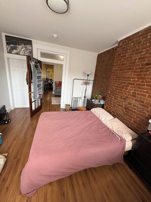 1 bedroom, iron/ironing board, WiFi, bed sheets - Comfy One Bedroom Apartment with a Den Room near Grove St PATH Station (Jersey City)